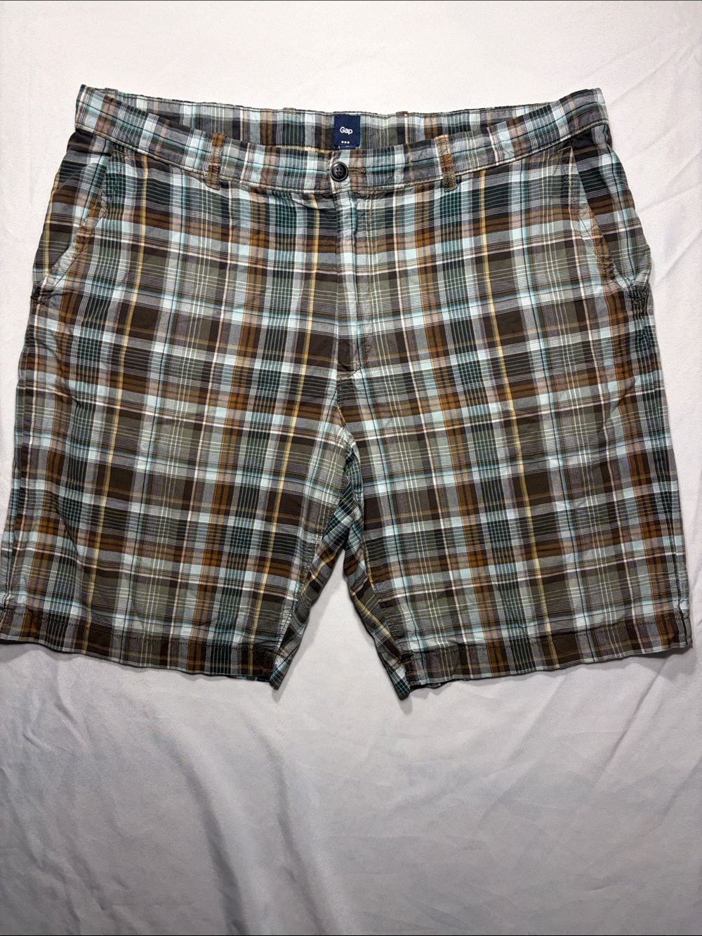 GAP Men's Plaid Flat-Front Shorts in Brown and Teal